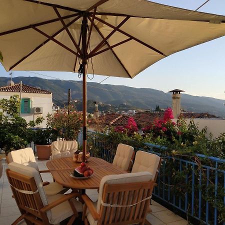 Aquarella-Stylish Veranda Apartment In Centre Of Poros Town Exterior photo