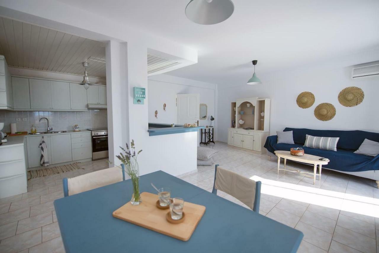Aquarella-Stylish Veranda Apartment In Centre Of Poros Town Exterior photo