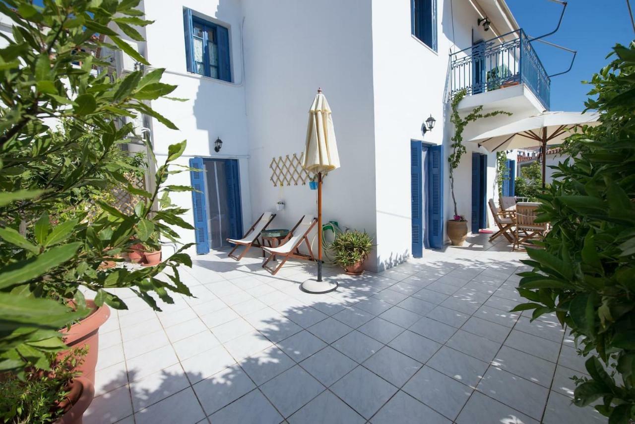 Aquarella-Stylish Veranda Apartment In Centre Of Poros Town Exterior photo