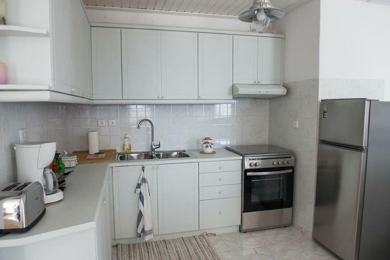 Aquarella-Stylish Veranda Apartment In Centre Of Poros Town Exterior photo
