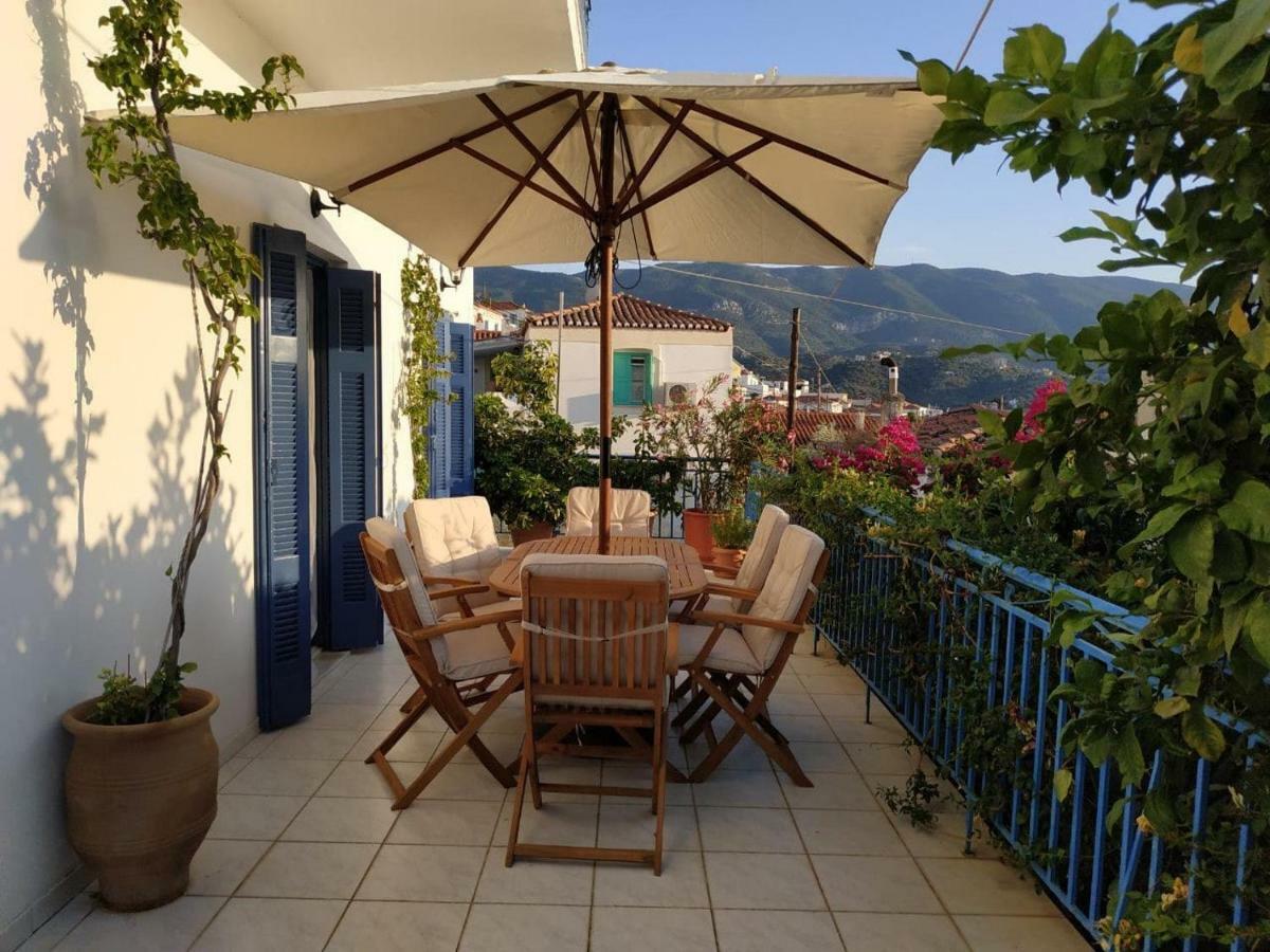Aquarella-Stylish Veranda Apartment In Centre Of Poros Town Exterior photo