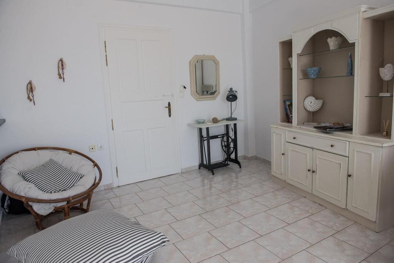 Aquarella-Stylish Veranda Apartment In Centre Of Poros Town Exterior photo